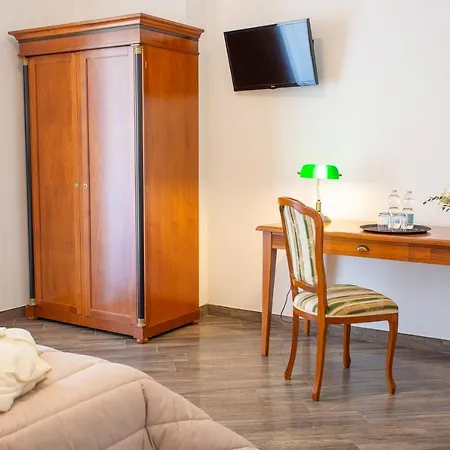 Donna Carmela ピモンテ