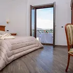 Hotel Donna Carmela 4*